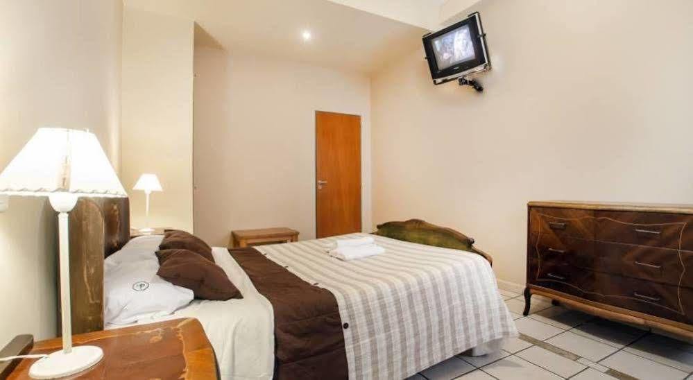 Parada Hotel *